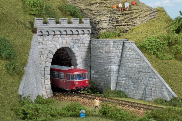 Auhagen 11342 H0-Modellbausatz, &quot;Tunnelportal, eingleisig&quot;, Mauerkrone &amp; Flügelmauern