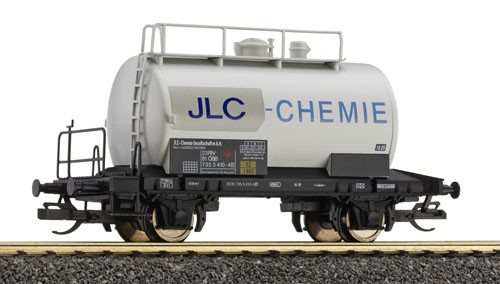 Tillig 14477 TT-Kesselwagen Ep. IV-V, der "JLC-Chemie", eingestellt bei der ÖBB